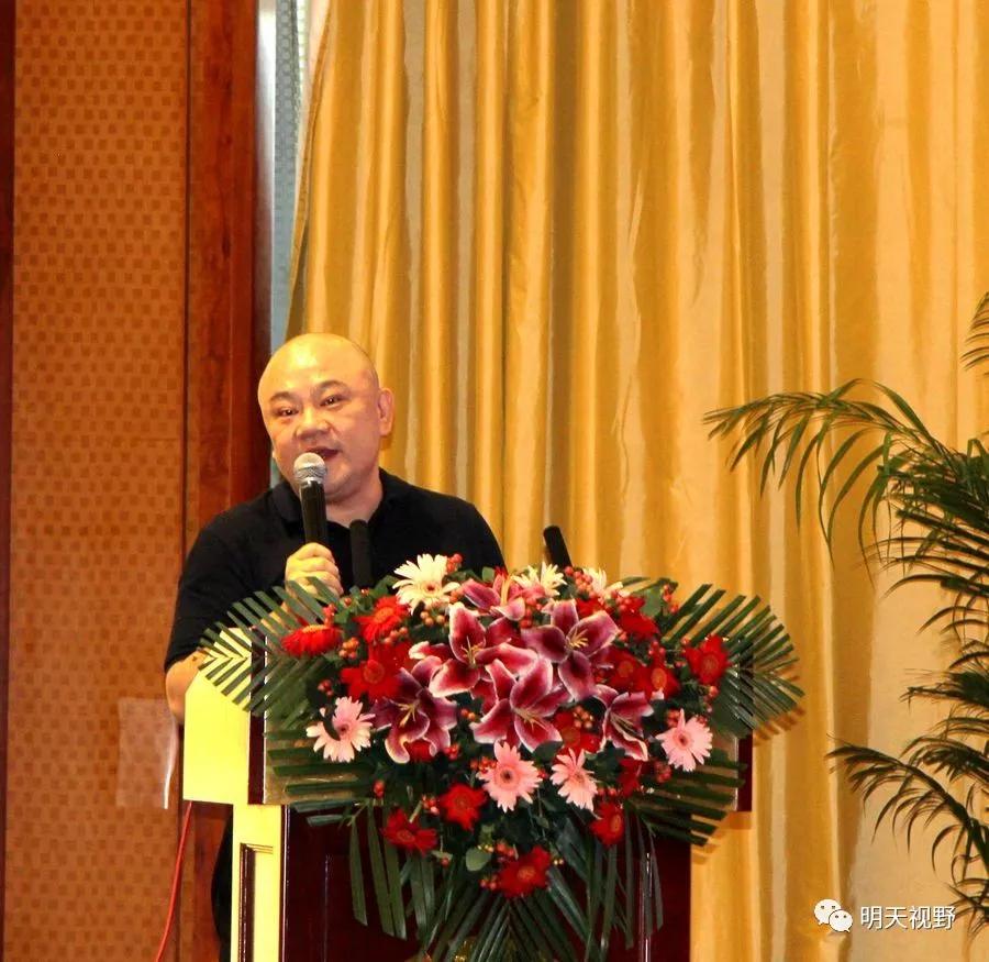 演讲云南省茶叶流通协会副会长,弘益大学堂创始人兼校长李乐骏作