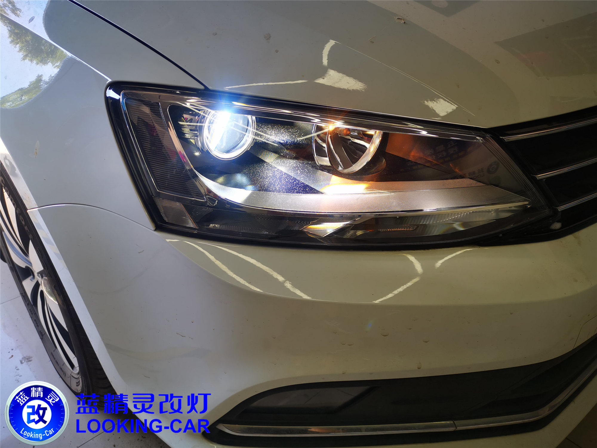 南昌改灯 ,大众速腾改装led双光透镜大灯总成,告别卤素灯,夜间安全第