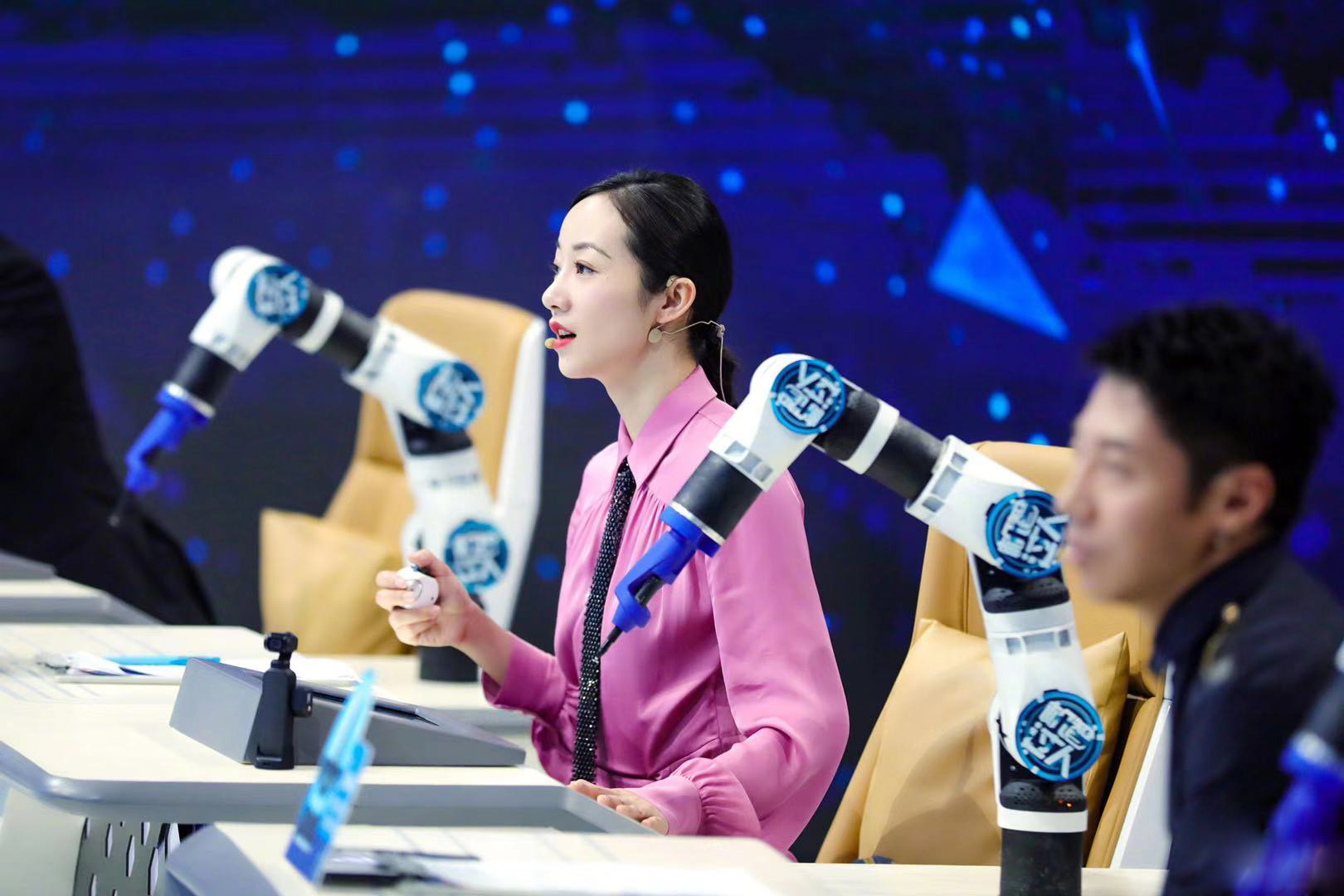 cctv1机智过人第三季收官韩雪科技思维获肯定