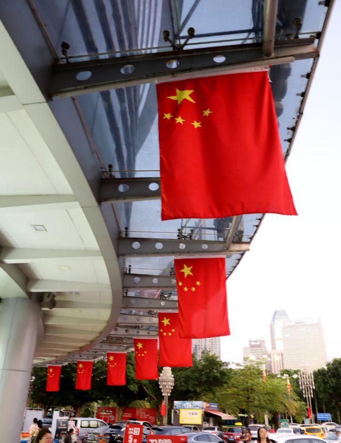 五星红旗我为你自豪惠州变红了