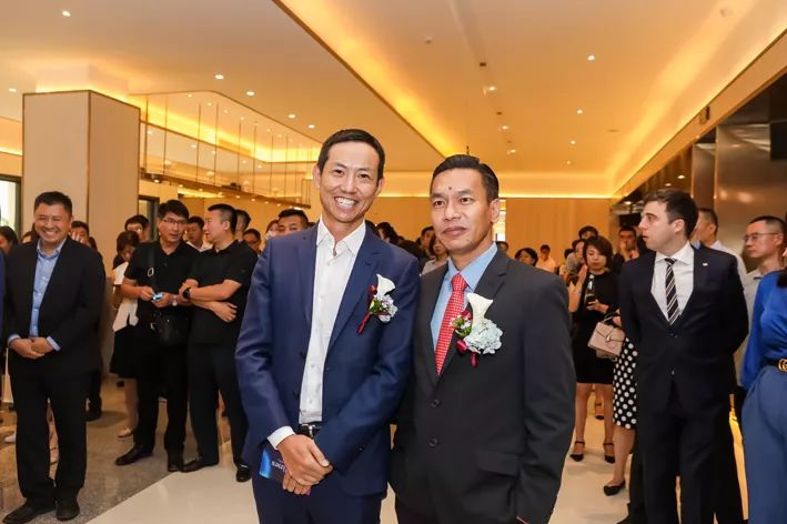 华住集团总裁,城家董事长兼ceo金辉(左)与雅诗阁中国董事总经理暨