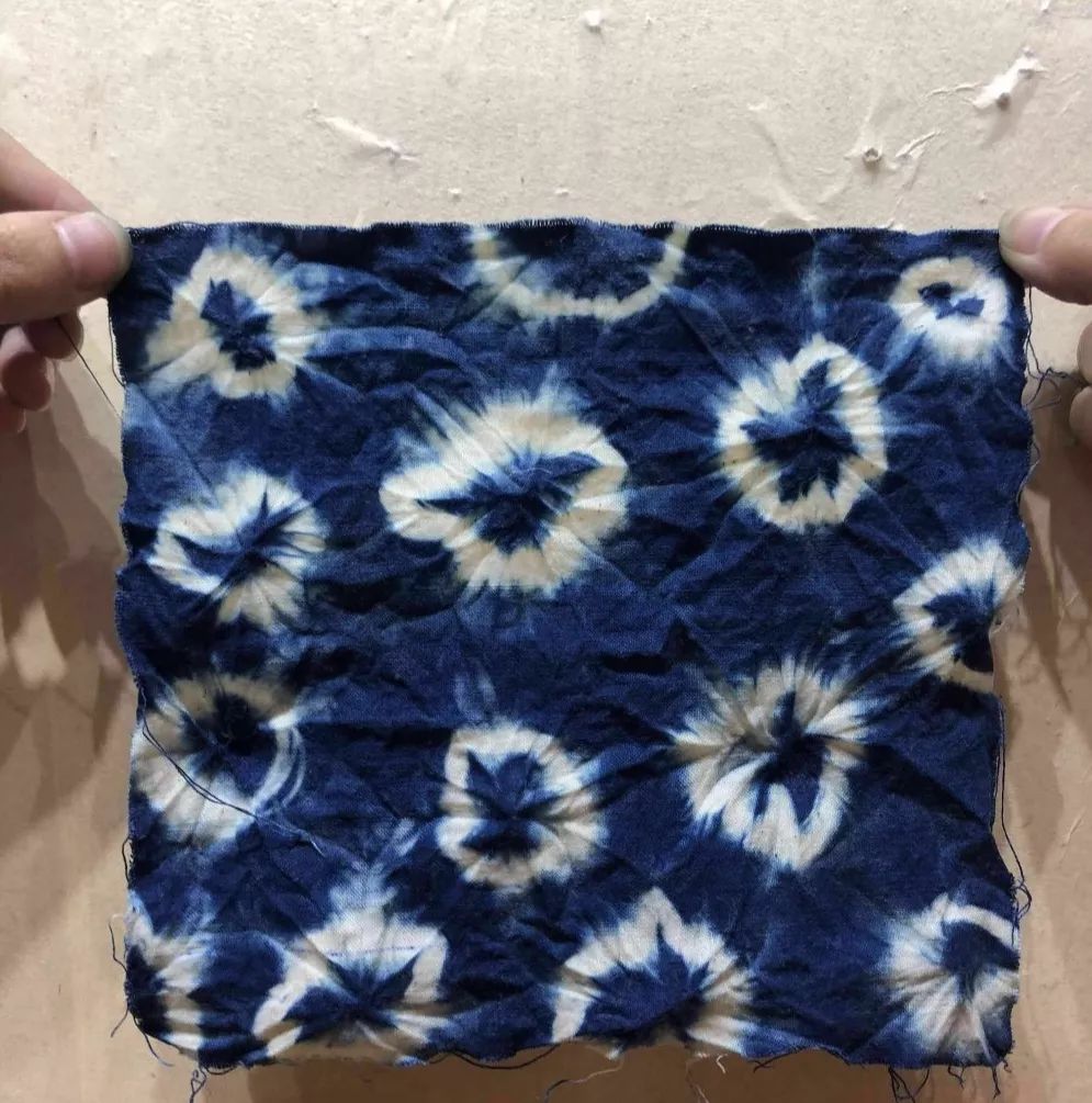 靛蓝绽放记民大骆越天染之扎染初体验