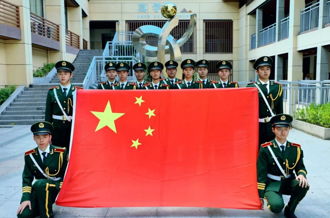 光荣与梦想记福州格致中学国旗护卫队风采