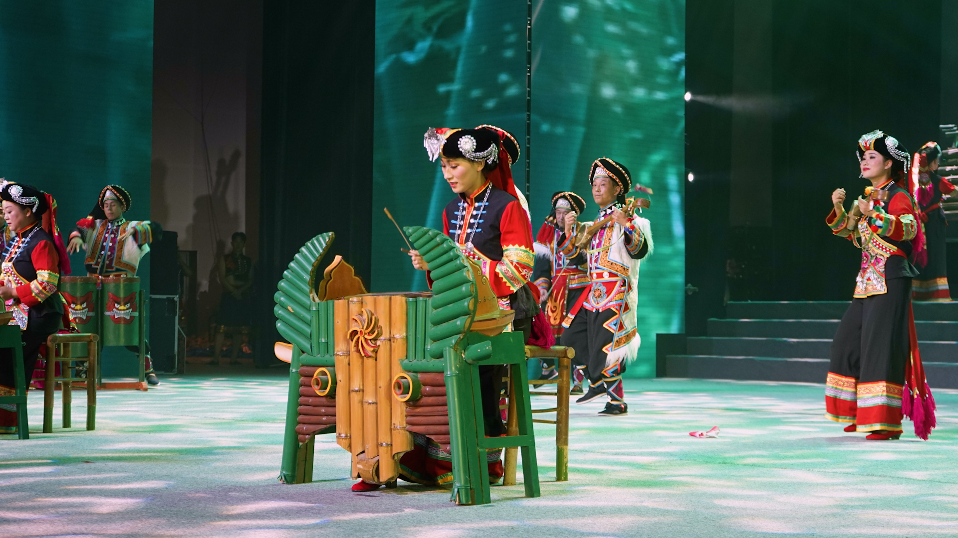 舞台剧《云岭星火》,歌曲《向往》,彝族香堂人土巴拉器乐《欢乐的香堂