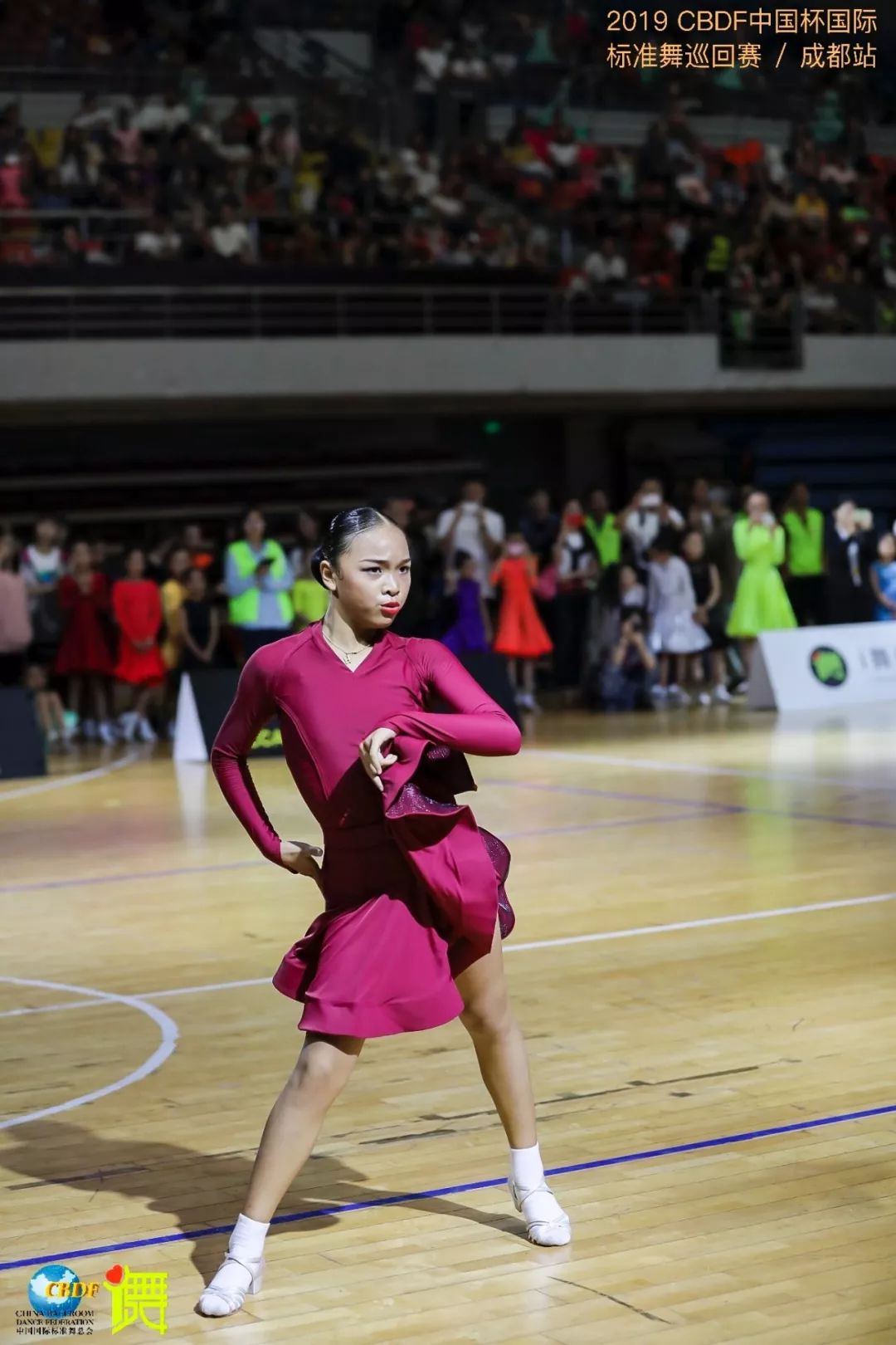 &潘泯辰8815青年组摩登舞决赛名单禇佳瑶&康冰洁,向思雨&肖雨轩