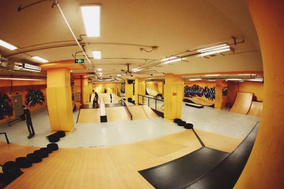 零基础儿童滑板课这个十一假期不如来玩滑板吧