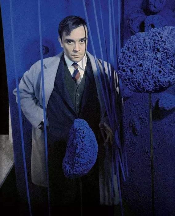 一跳成名他从高楼跳下成为行为艺术的鼻祖一幅画价值6000万