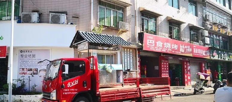 围观好吃街变身江油最靓街你感慨吗