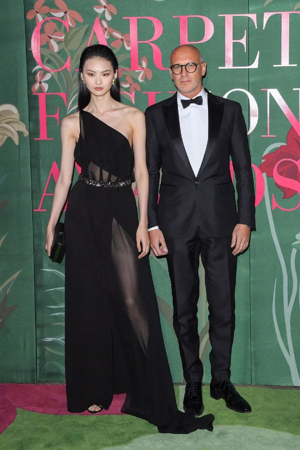 刘雯登杂志封面 超模赵磊"再就业"