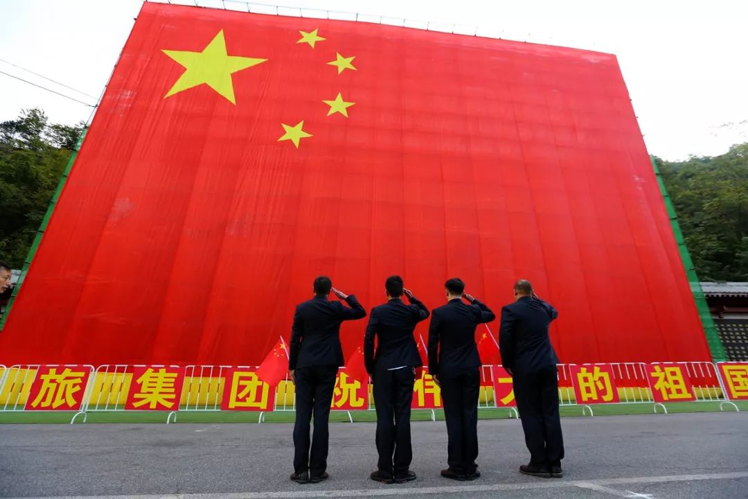 中国国旗军人壁纸图片