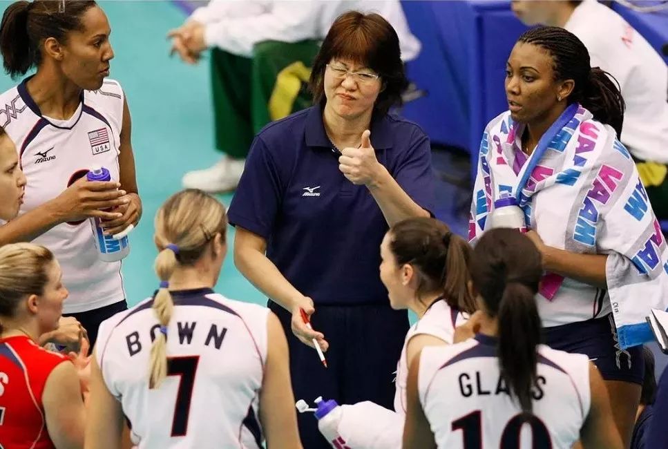 屡创佳绩, 2005年被聘为美国女排主教练, 并带队夺得北京奥运会银牌