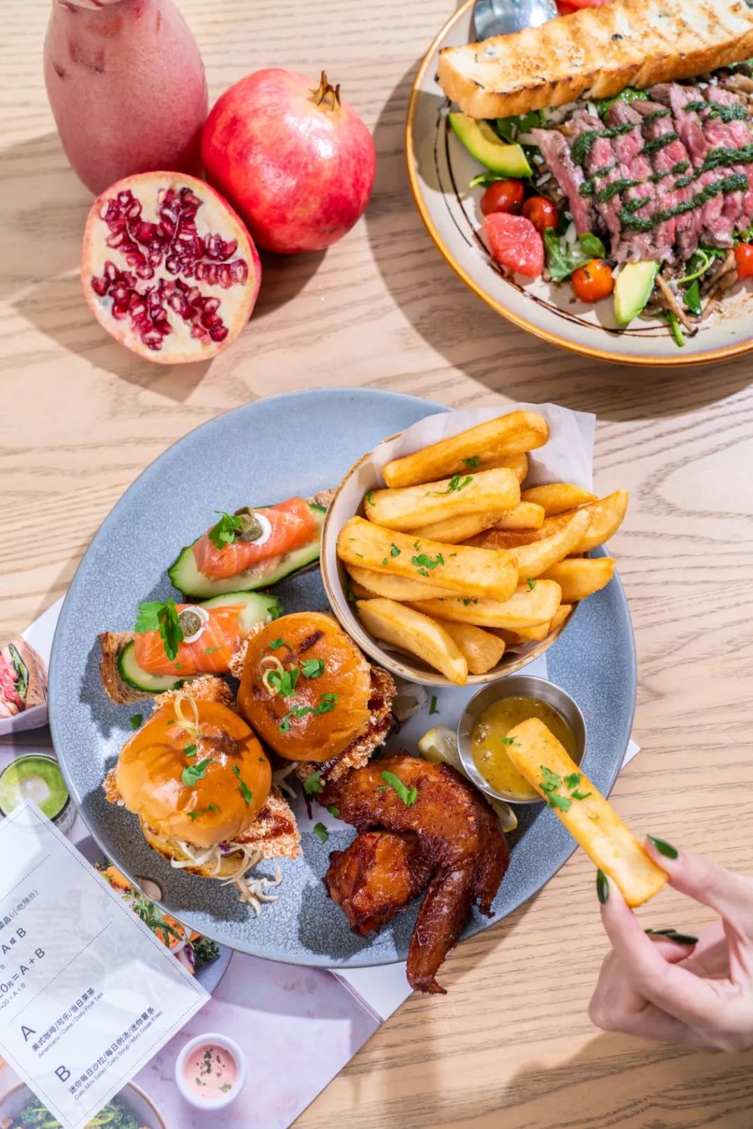 每次来万菱汇这家café叹茶朋友都以为我出国玩了