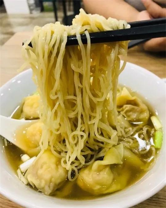 吃在大连-来这家店,吃一碗港式云吞面