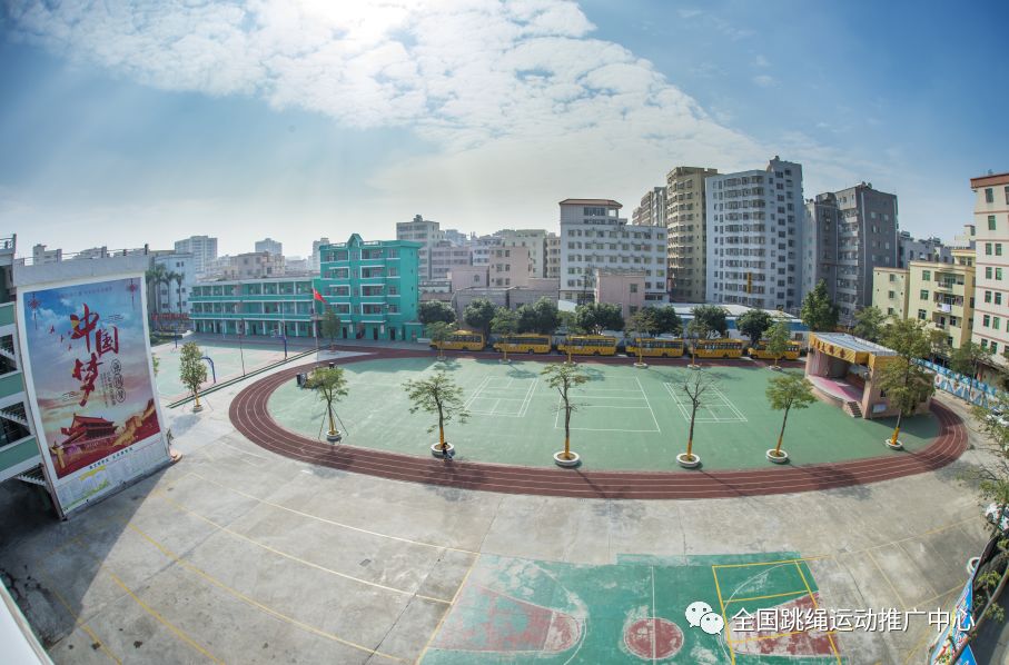 学校简介:中山市横栏华文学校,创办于2008年9月,是一所全日制民办小学