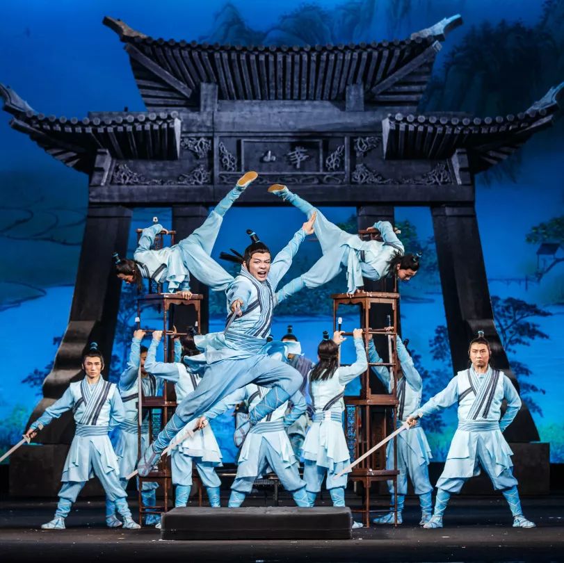 致敬金庸先生丨大型武侠杂技剧笑傲江湖属于广州人自己的史诗级巨制