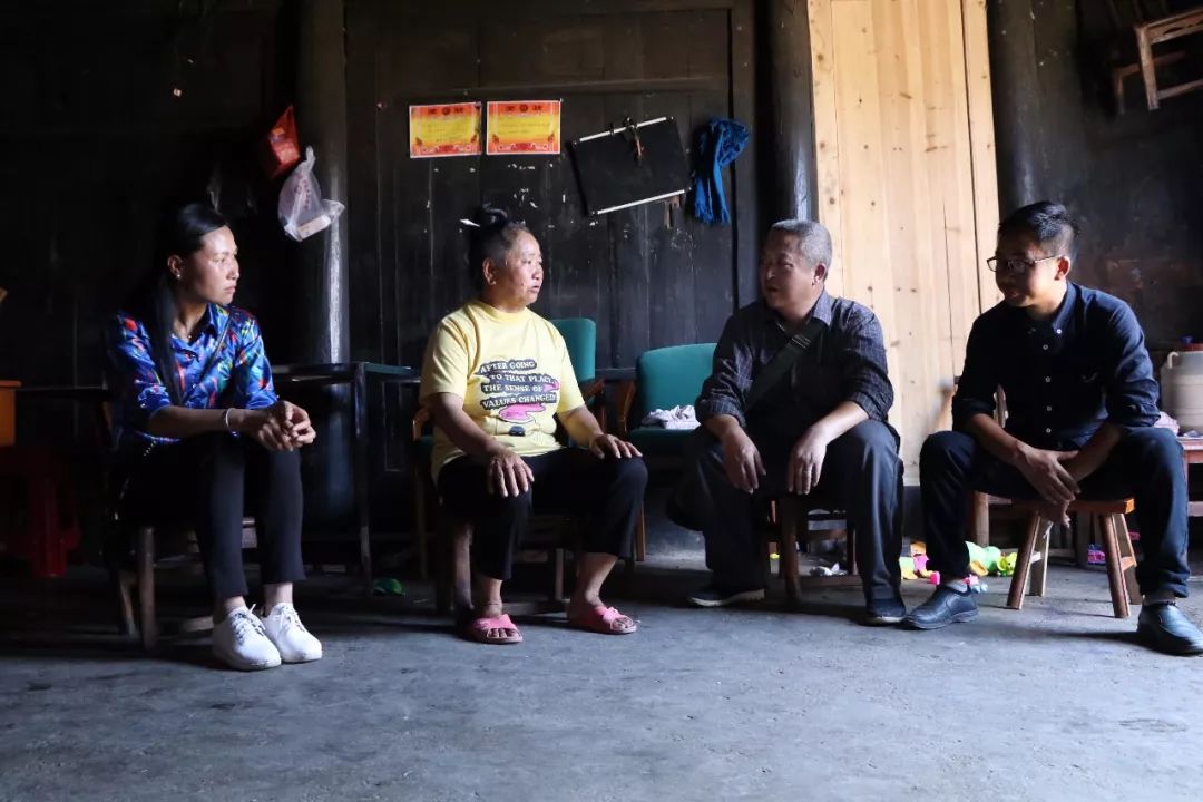 老屯村位于台江县北部,老屯乡西部,中心村驻地距县城38公里,辖4个自然