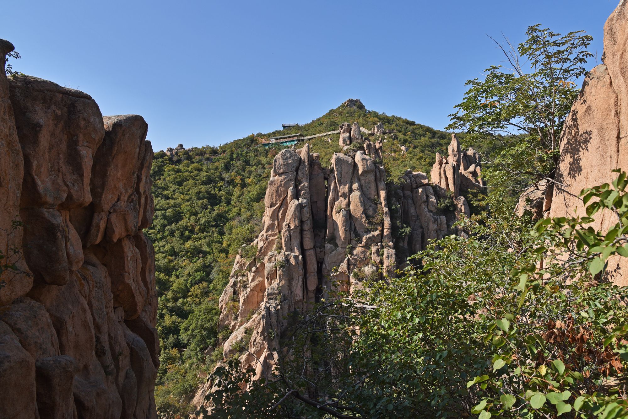 辽宁朝阳大黑山无头巨人开天眼是奇观是巧合还是天意