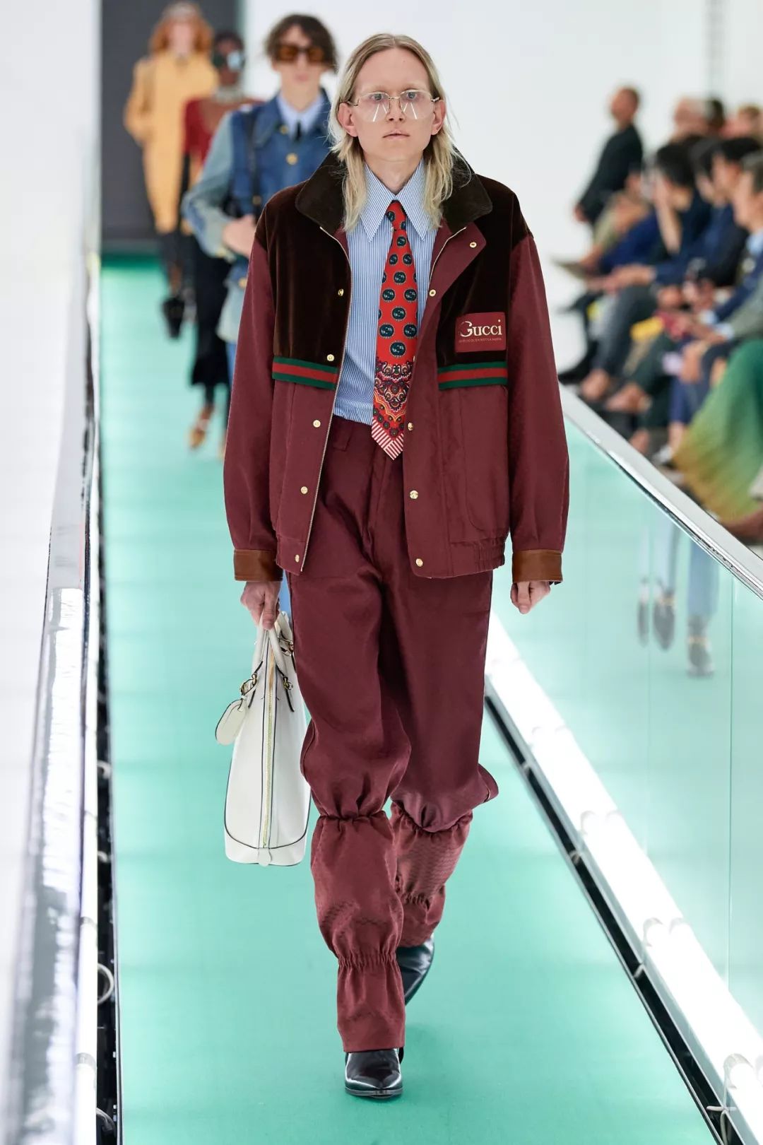 古驰gucci2020春夏系列20世纪60年代自由的嬉皮士风格和斑斓的波普