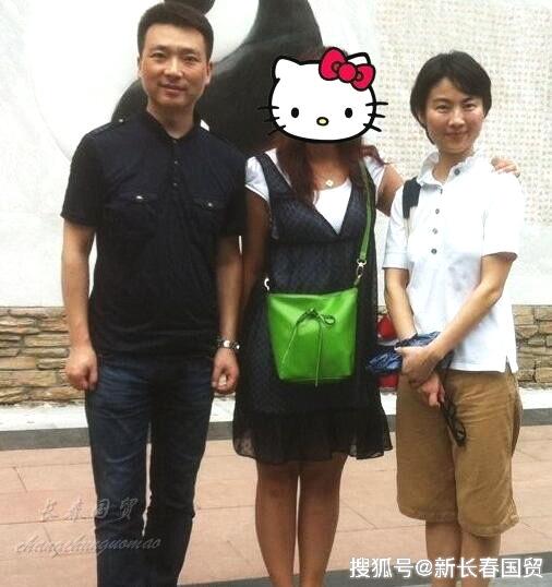 《新闻联播》主播康辉的妻子曝光,二人结婚19年恩爱如初_刘雅洁