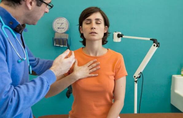 气管呼吸音,支气管呼吸音,肺泡呼吸音,干啰音,湿啰音,捻发音,水泡音