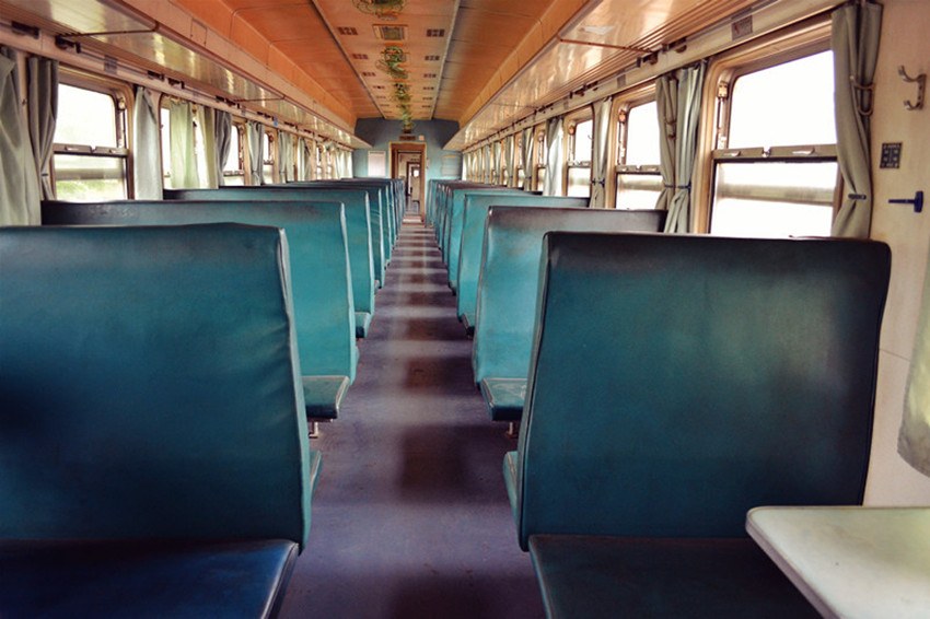 实拍绿皮火车上的真实生活