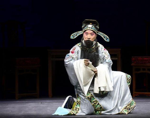 此时的前任江苏巡抚余国柱,已经官拜大清帝国吏部尚书,东阁大学士