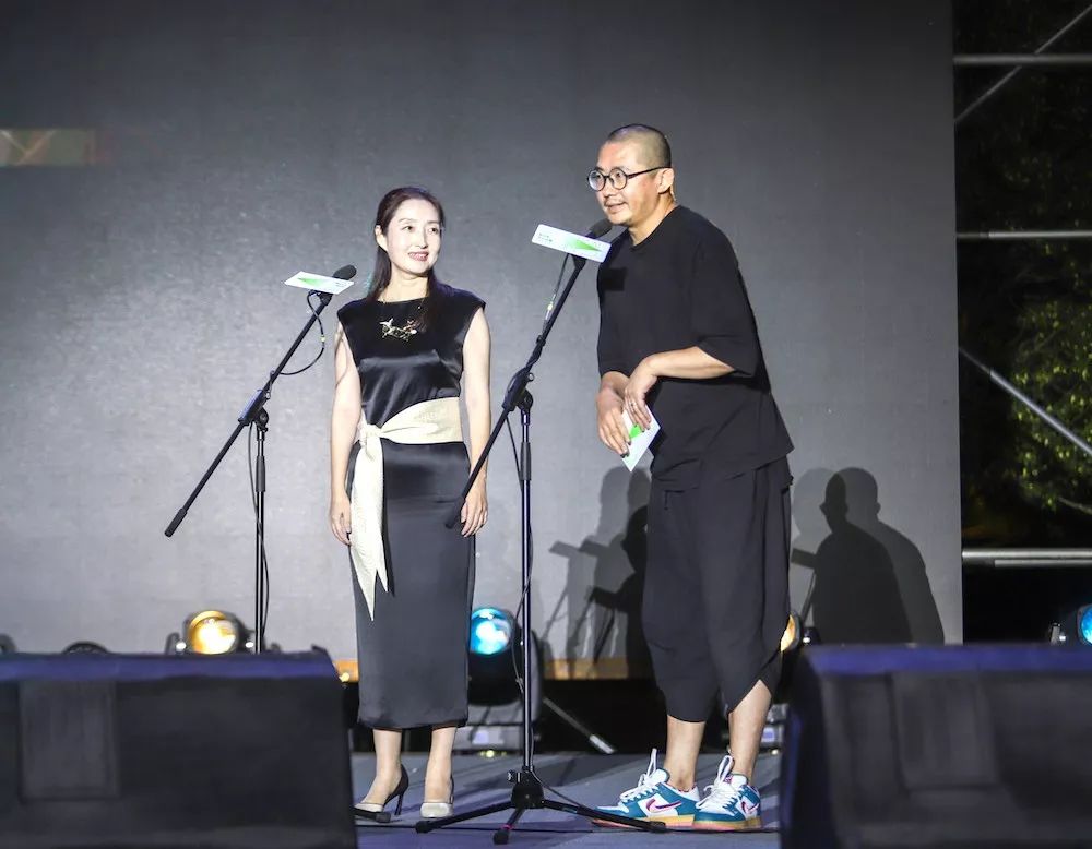 成都安仁华侨城文化旅游开发有限公司总经理乔晓燕女士也将"工厂大门