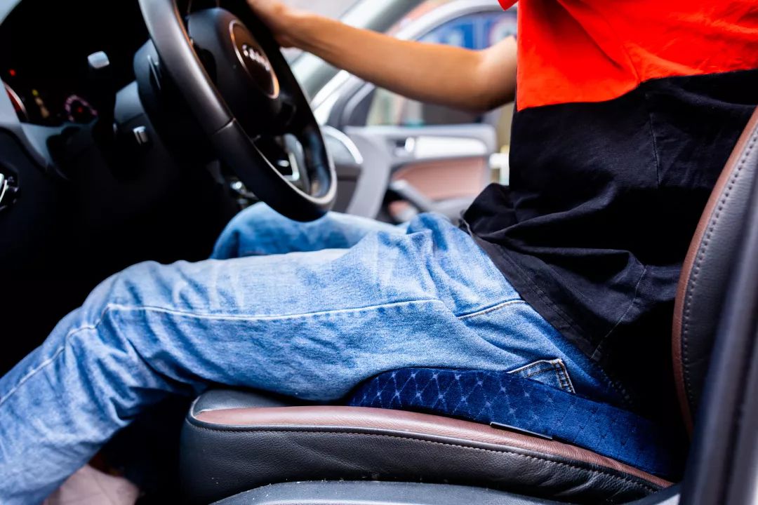 兰博基尼同款坐垫,腰靠帮你撑腰,加班开车久坐不累