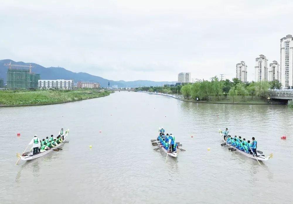 风雨同舟百舸争流灵峰浦上打响宁波全运会首届龙舟总决赛