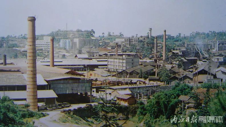 听老一辈工人讲起,威远钢铁厂在1949年以前的20年,由于受国内军阀混战
