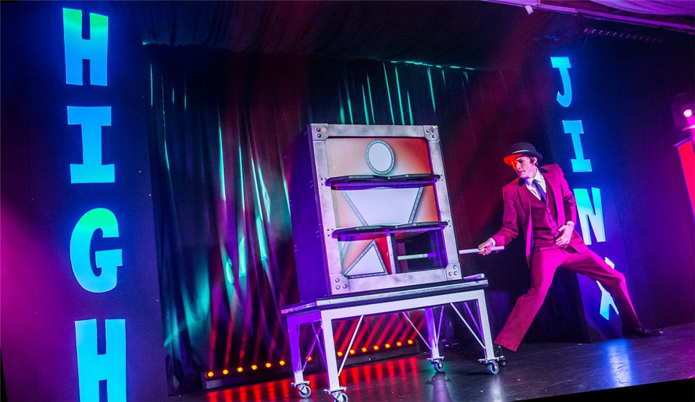 和「世界魔术大师」一起过国庆!深圳人都嗨了~_表演