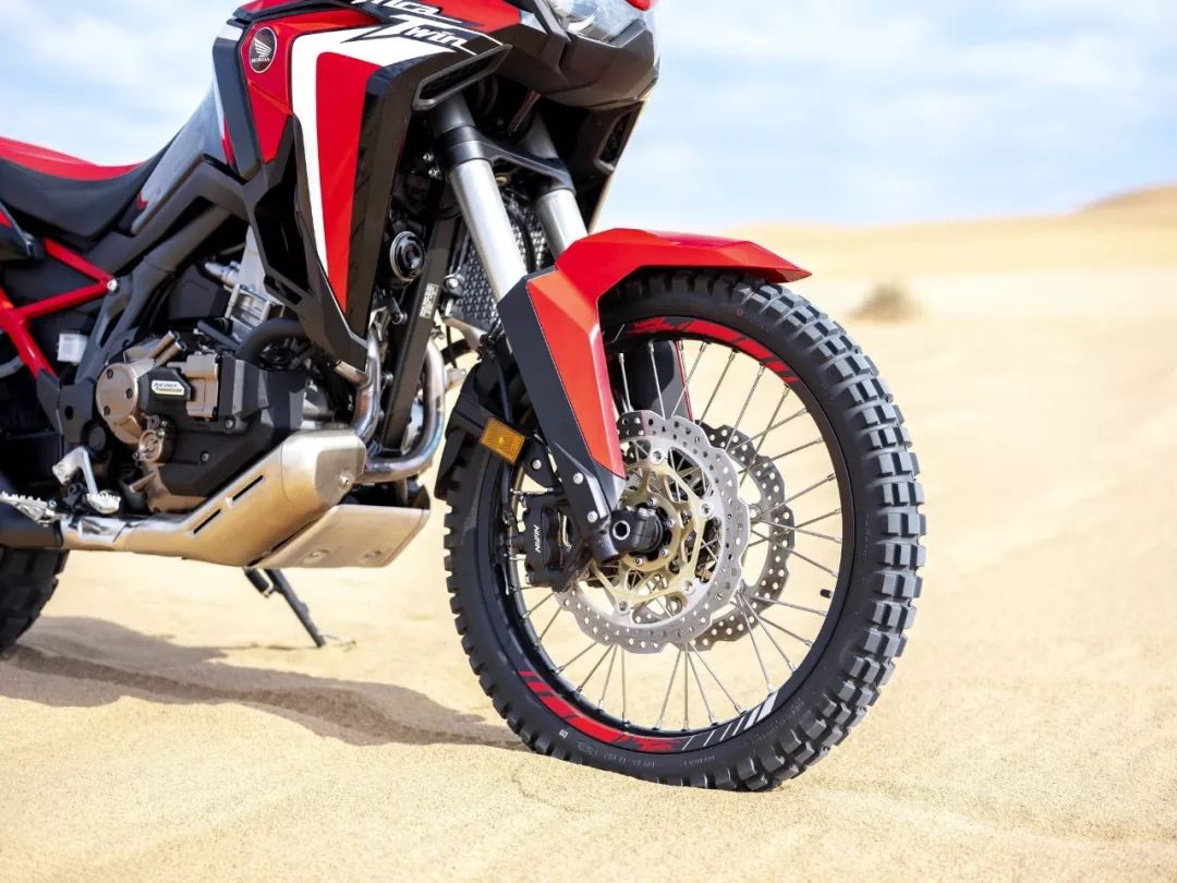 简讯:honda 发布新一代非洲双缸 crf1100l