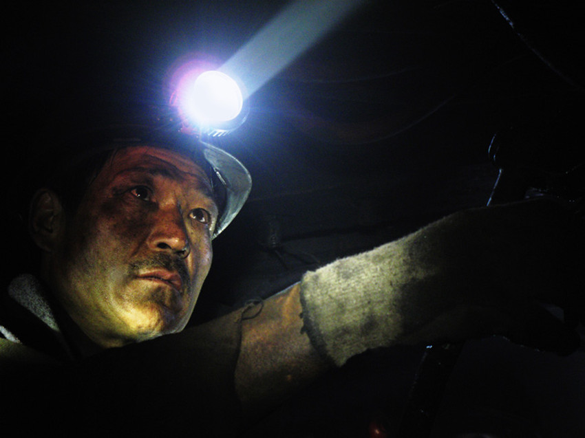 现代煤矿工人辛苦图片图片