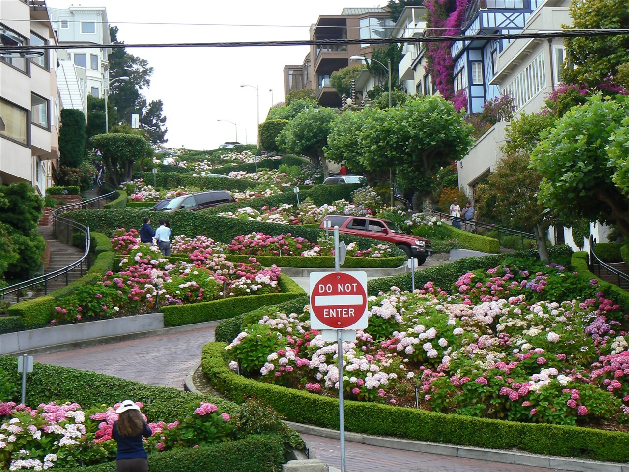 有"花街"美誉的lombard street,当初竟是为了减少交通事故