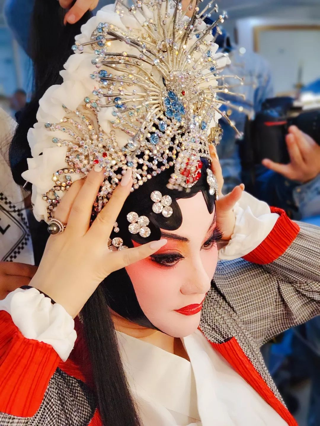 全国14个剧种经典名段精彩上演,秦腔《游西湖鬼怨》惊艳百年名校!