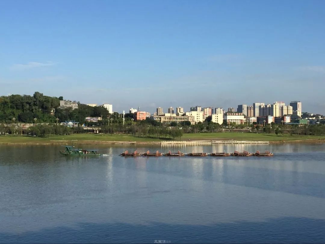 南充印象嘉陵江溼地公園浮橋又回來了國慶前投入使用