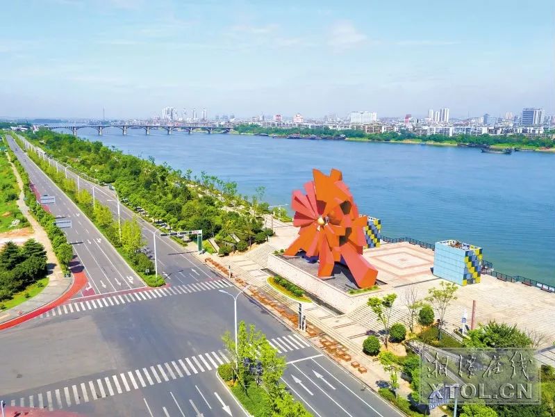 2012年湘潭之光建成完工.