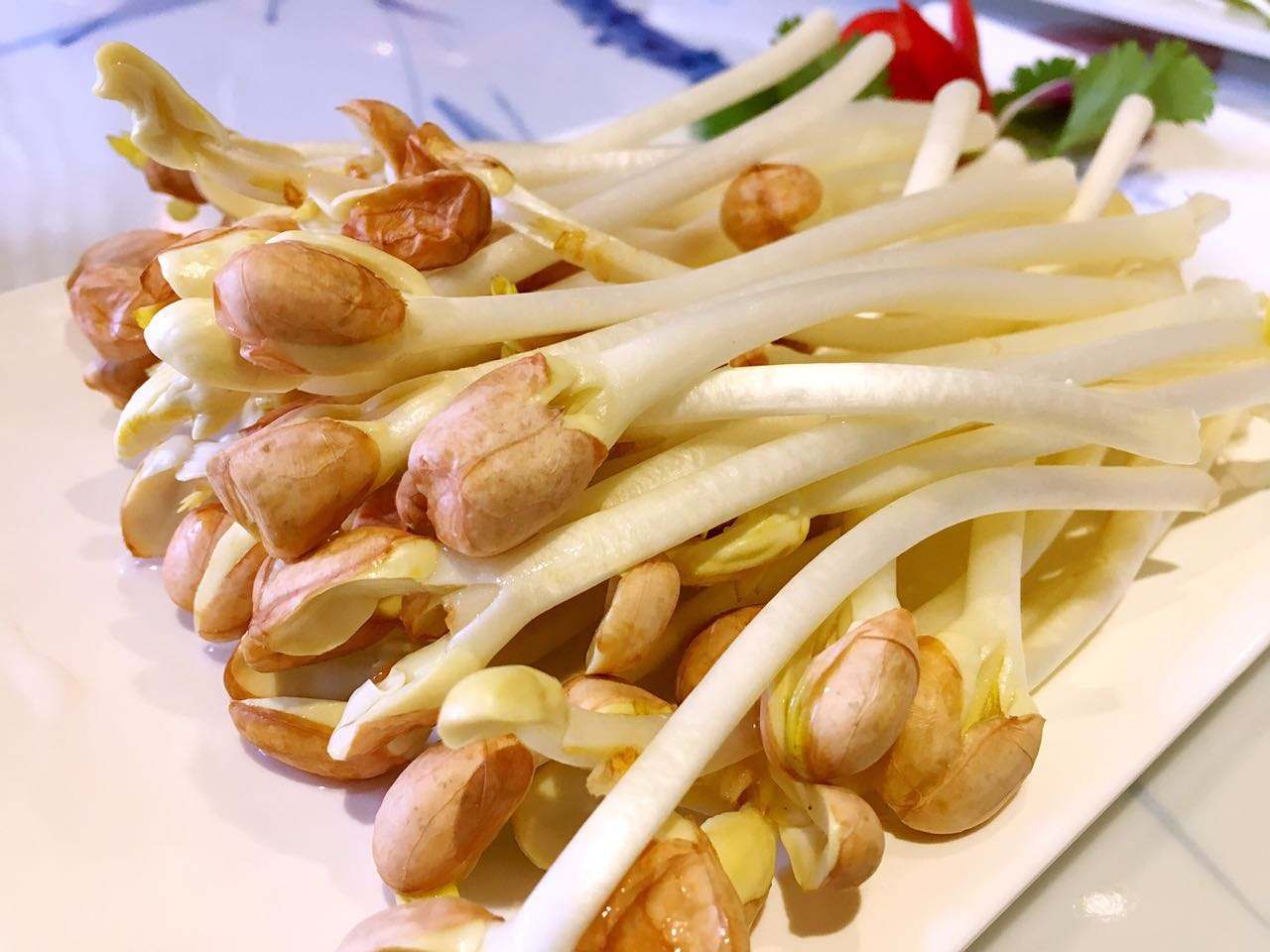 花生美味素食譜涼拌花生芽材 料:花生芽250克 金蘭拌醬1茶匙 醬油1