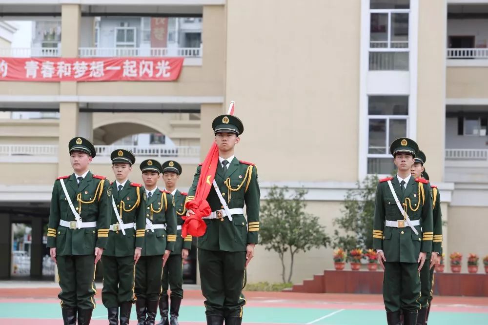 红色领航以一身戎装树青春信仰福州屏东中学国旗护卫队获评十佳国旗