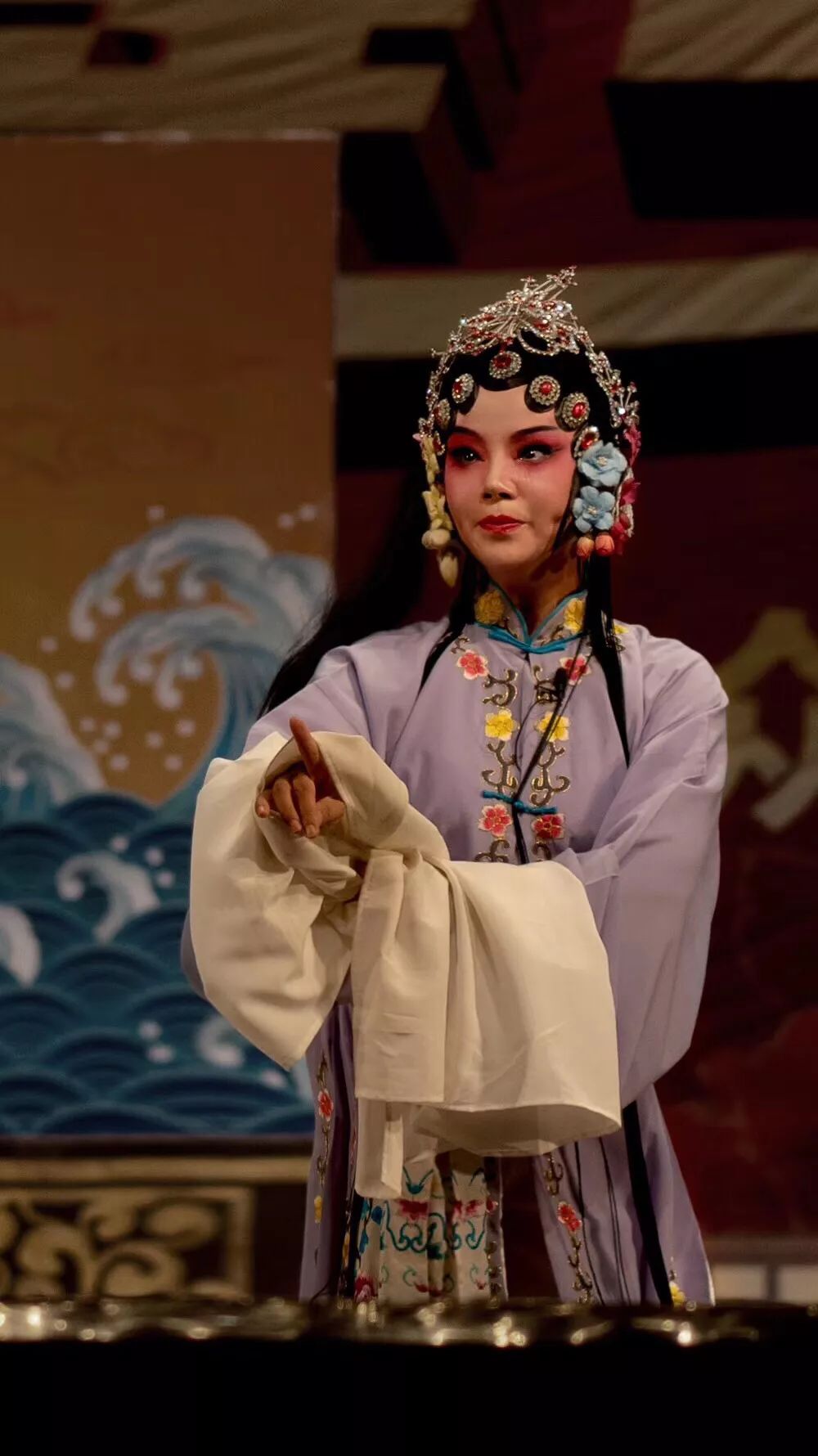 阳新采茶戏传承中心打造的精品剧恩仇记在县人民礼堂隆重上演