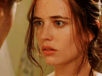 在处女作电影《戏梦巴黎》中,伊娃·格林扮演断臂维纳斯,美如艺术品.