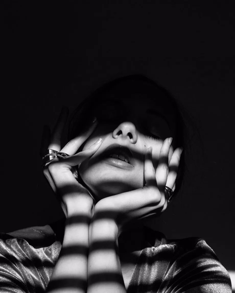 阴影与黑白 ‖ whitney hayes