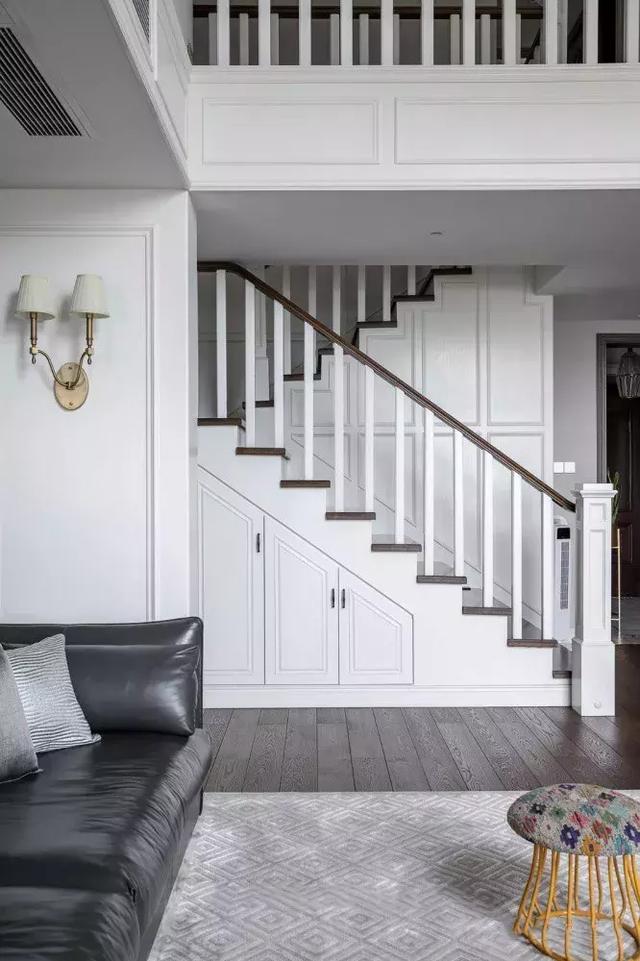 复式楼楼梯真是个好地方!下方能打柜子,旁边墙面能掏壁龛,实用_设计