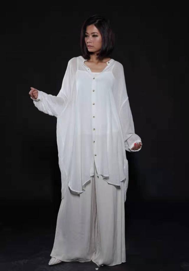 香港女歌手隐退多年后宣布复出 如今却因肺炎入院无缘音乐会