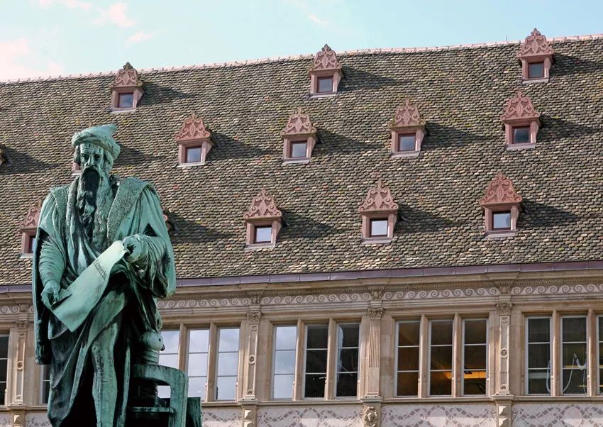 约翰·古登堡的雕像 图/christophe hamm/ot strasbourg一座法国宫殿