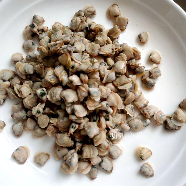 这食材很难求,每次遇到别错过,用它煮疙瘩汤,不放味精味更鲜_蛤蜊