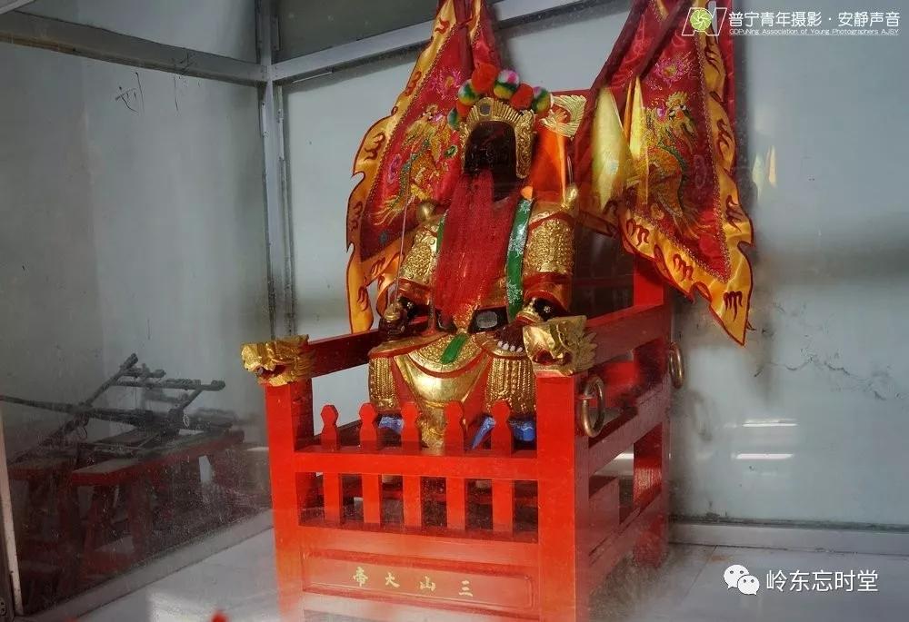 据资料载,三山神最初在隋朝肇迹,民建庙奉之;唐代开始显灵扩散流行,今