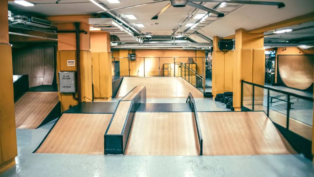 十一假期营业时间北京燃烧冰滑板