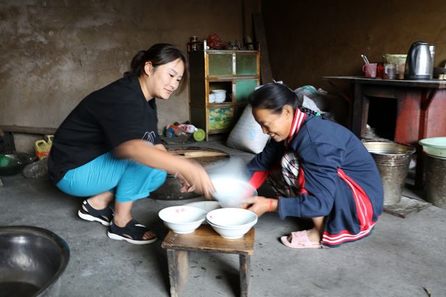 永順縣:殘疾人夫婦感恩扶貧,教育孩子刻苦學習回報國家