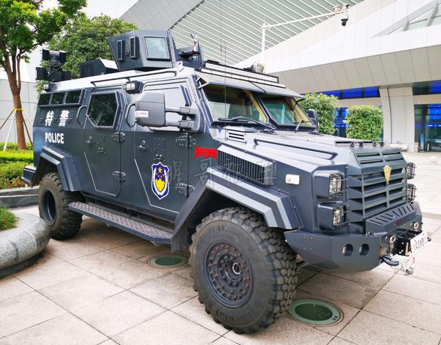 超硬派改装特种suv「剑齿虎」_搜狐汽车_搜狐网
